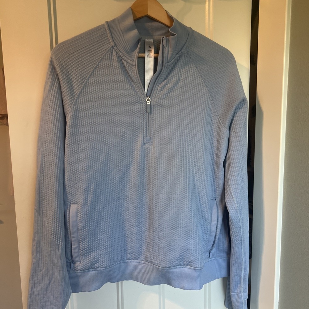 Lululemon Engineered Warmth 1/2 zip Womens 10 Blue Periwinkle Merino Pullover